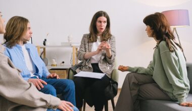 Therapist and group of patients in milieu therapy